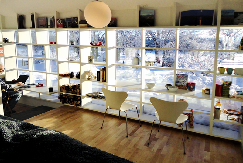Illustration for article titled One Really Big Window (Or a Lot of Really Little Shelves)